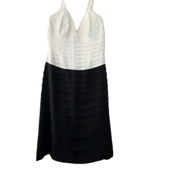 Melina Eng black and white mini dress Size 4 100% Silk Vintage Plisse Bodycon - Picture 1 of 11